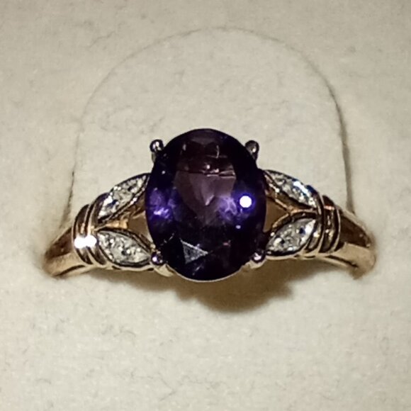 CHRISTMAS SPECIAL! 10Kt Yellow Gold Amethyst & Diamond-Accent Ring - Picture 1 of 6